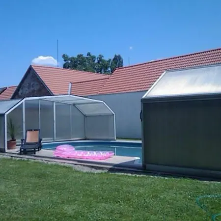 Cizku U Trebone Pensjonat 3*